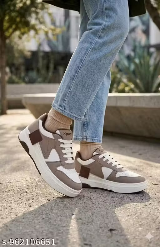 Trendy Fashionable sneakers for women